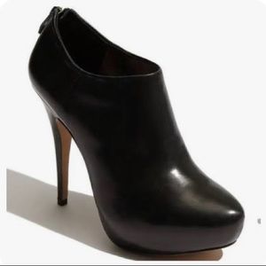 Vince Camuto Platform Stiletto Leather Bootie EUC